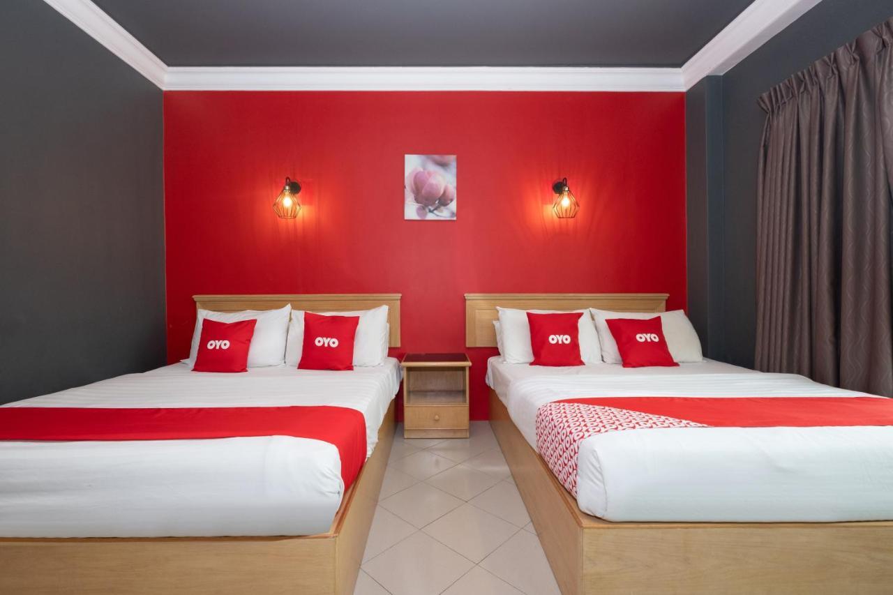 Oyo 90050 V Hotel Teluk Intan Exterior foto
