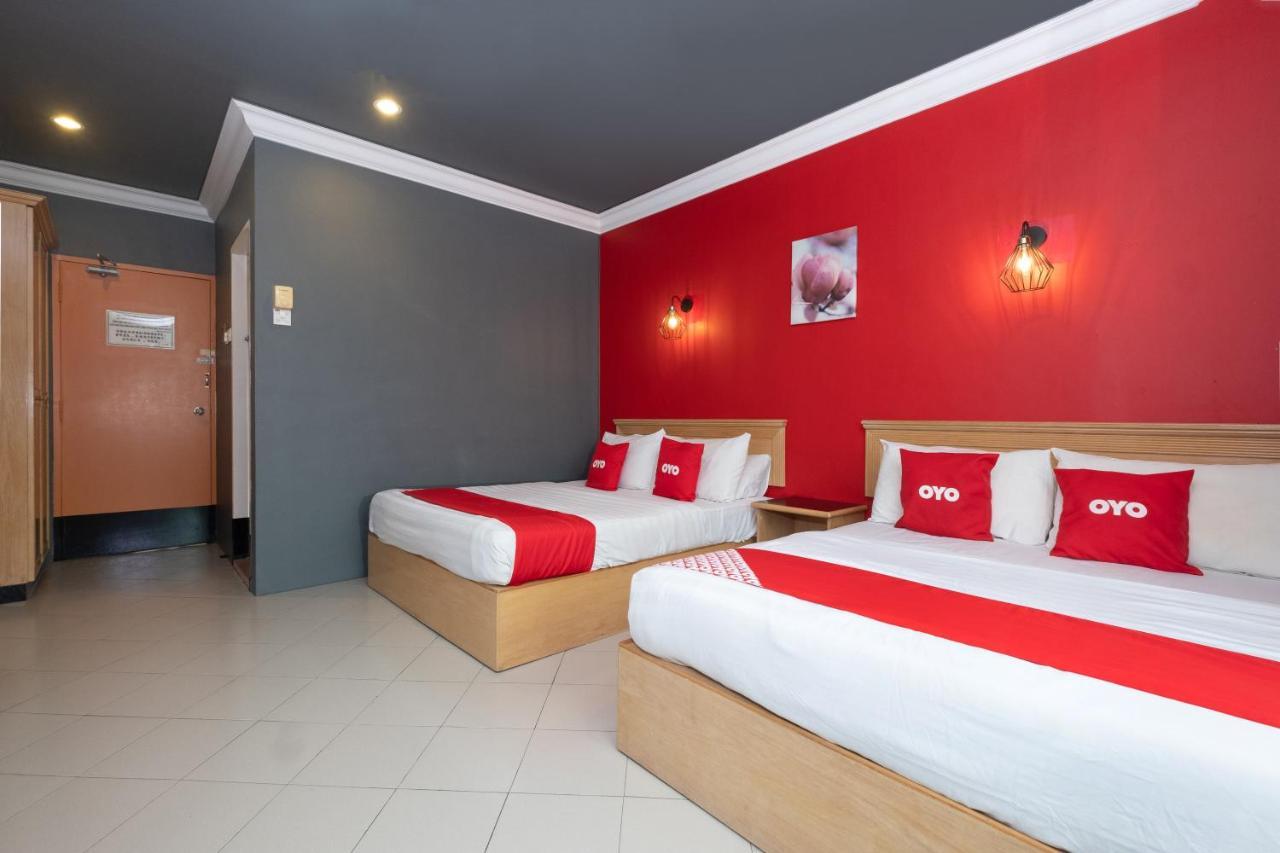 Oyo 90050 V Hotel Teluk Intan Exterior foto