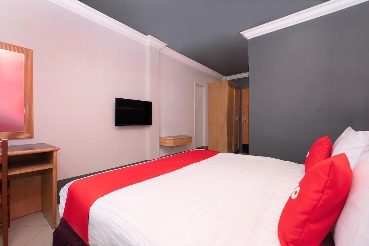Oyo 90050 V Hotel Teluk Intan Exterior foto